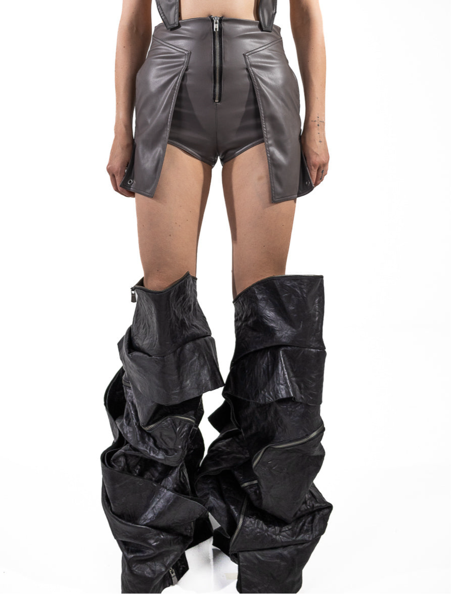 WOMEN ECO LEATHER SHORT PANTS