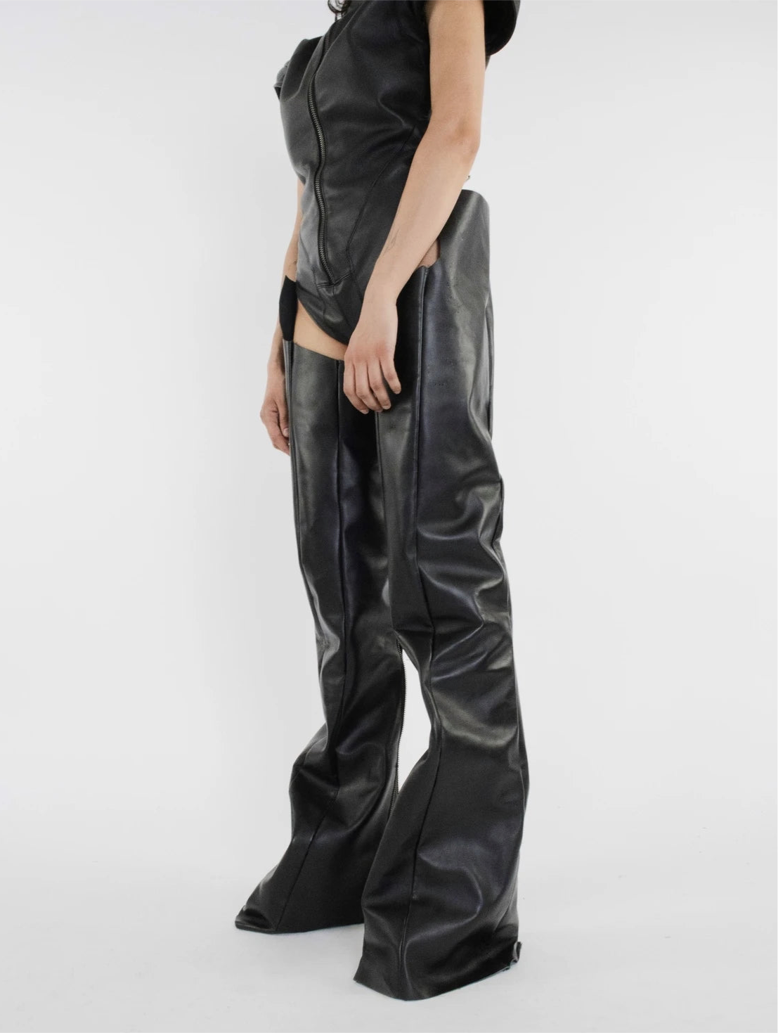 LONG LEATHER SOCKS