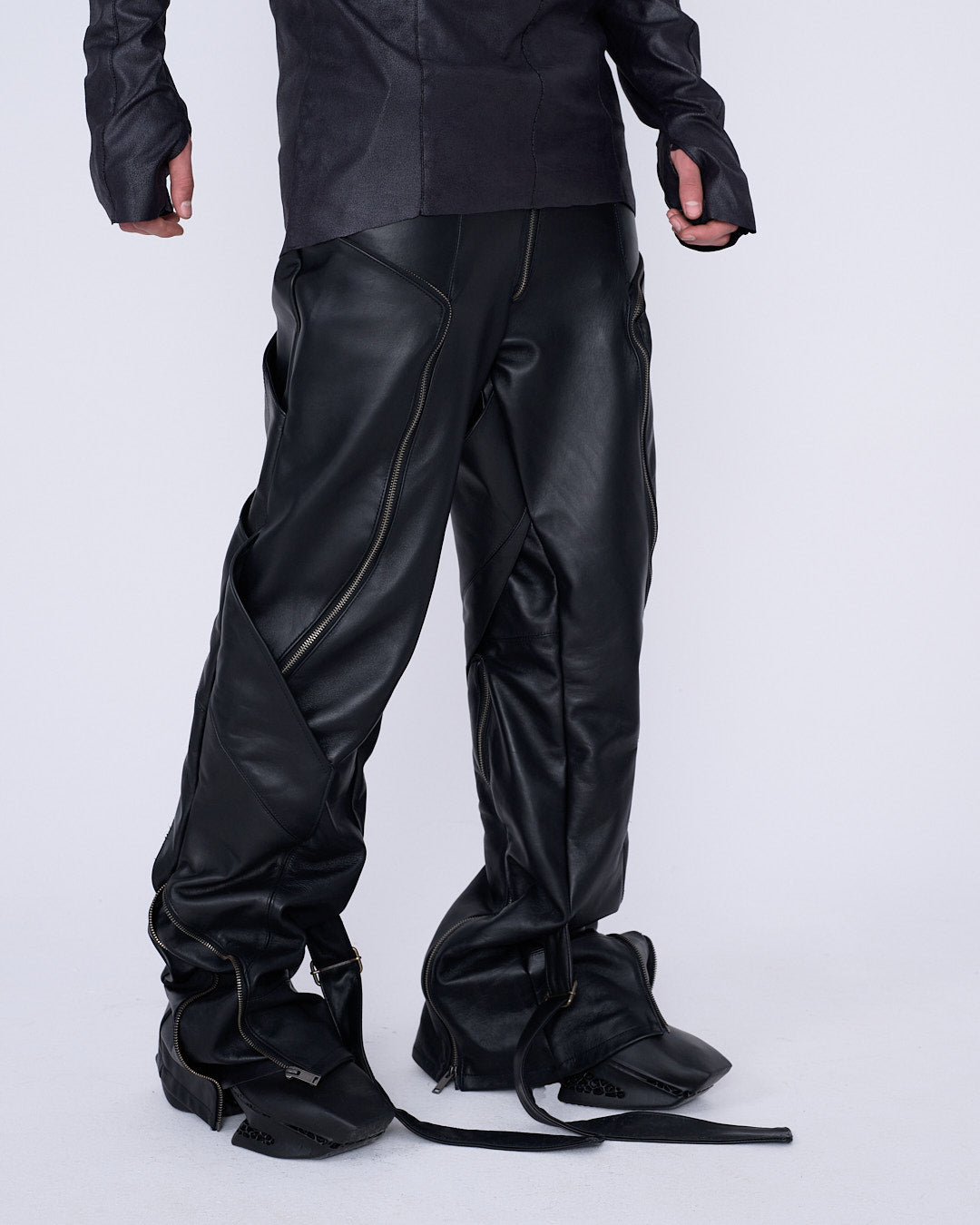 MEN FOLDED LEATHER PANTS