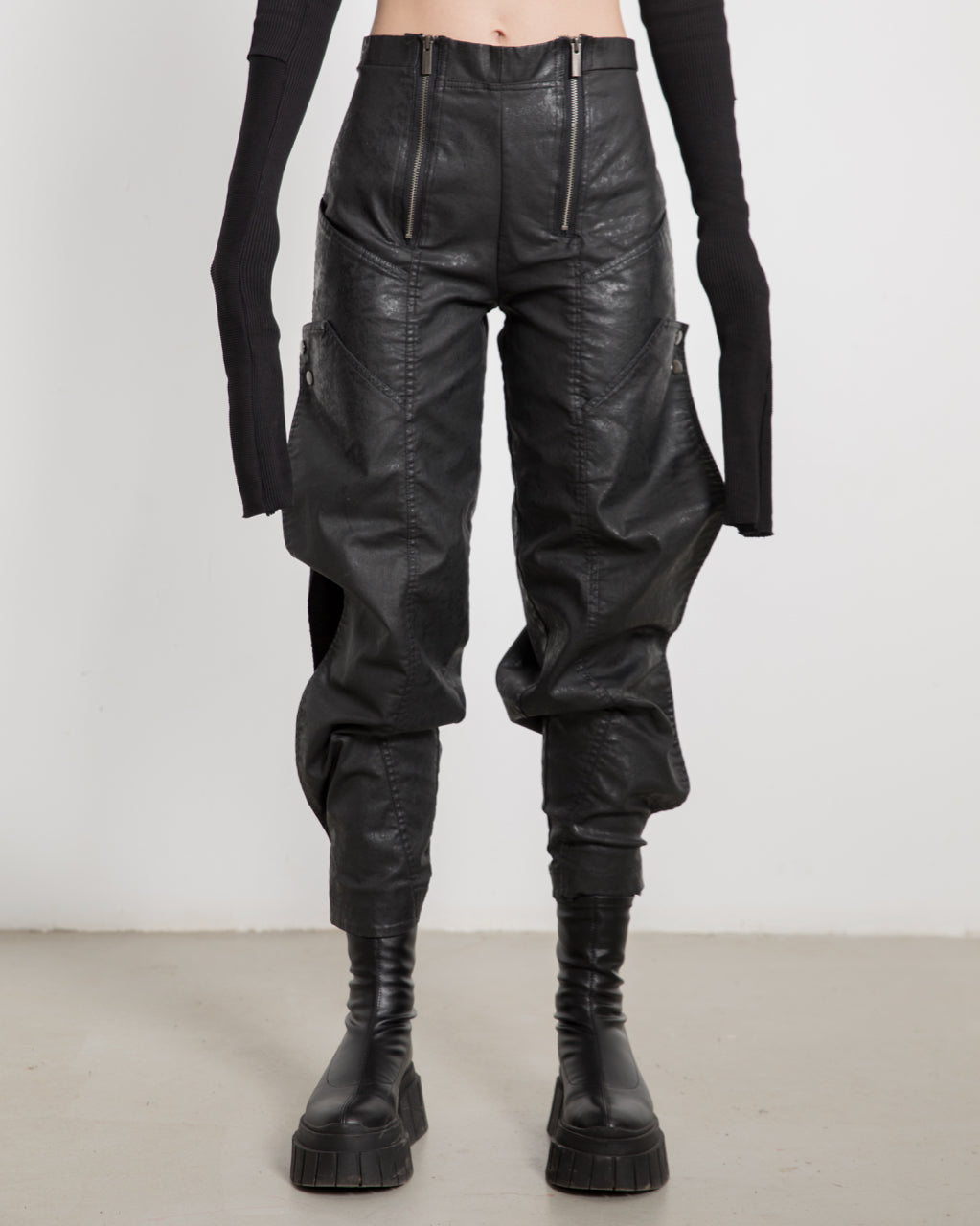 WOMEN WAXED CROPPED PANTS