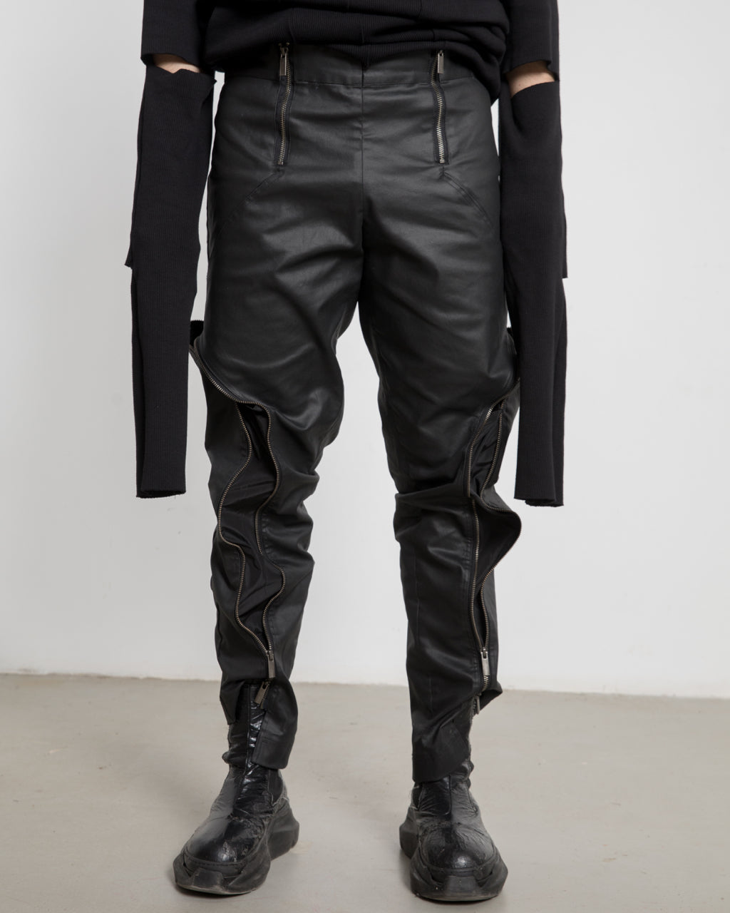 MEN DENIM ZIPPED PANTS