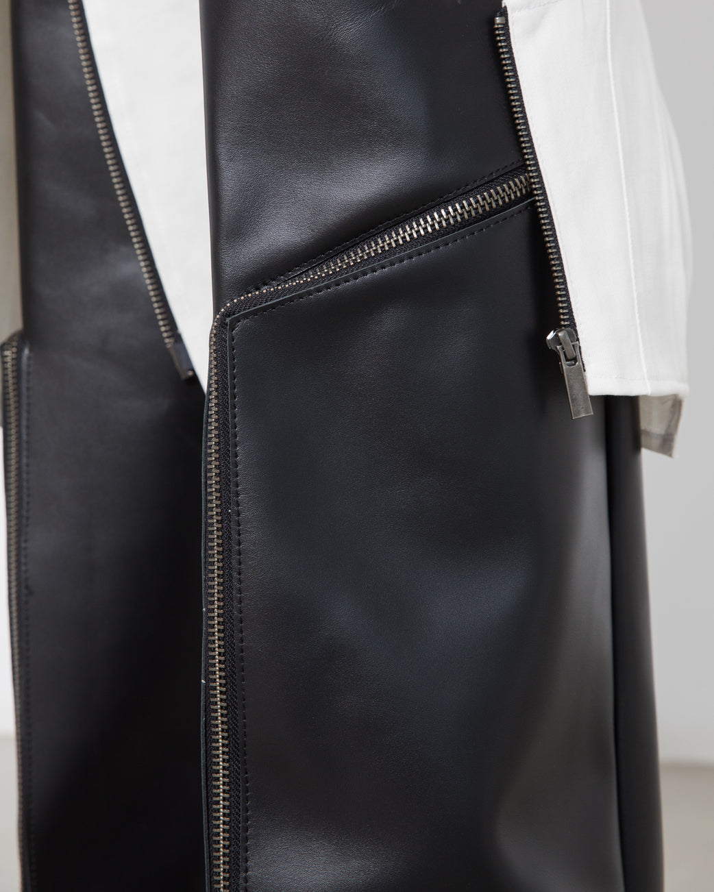 UNISEX BLACK LEATHER SOCKS