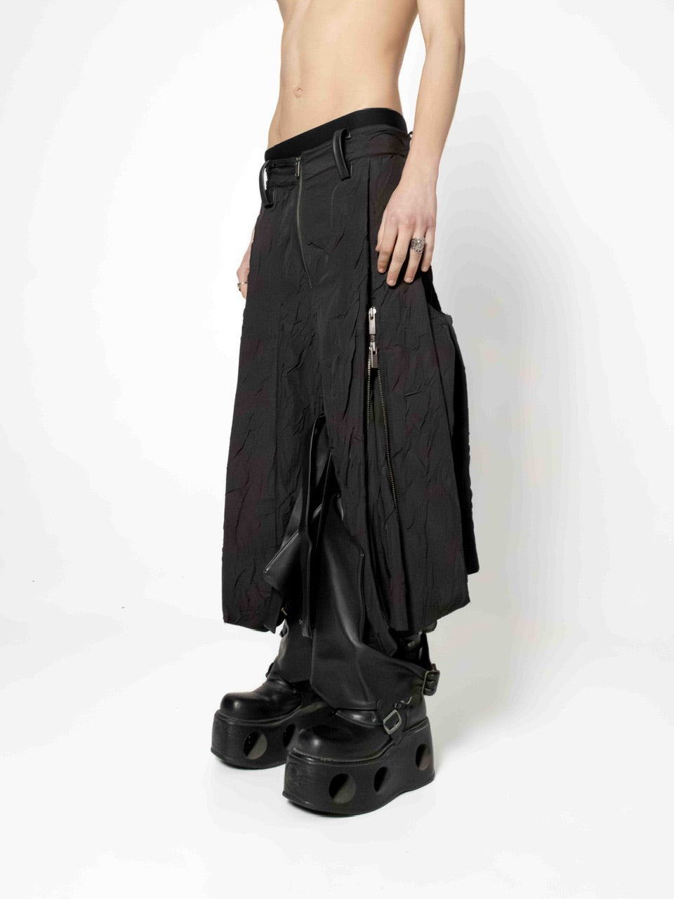 MEN FLARED 3/4 PANTS