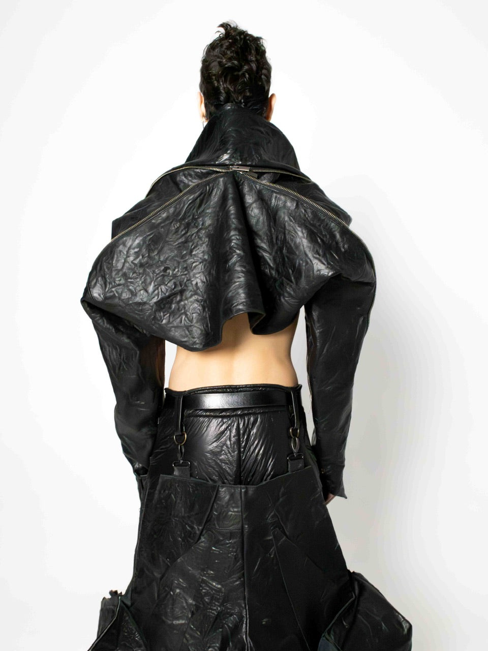 UNISEX CRINCKLED LEATHER SLEEVES