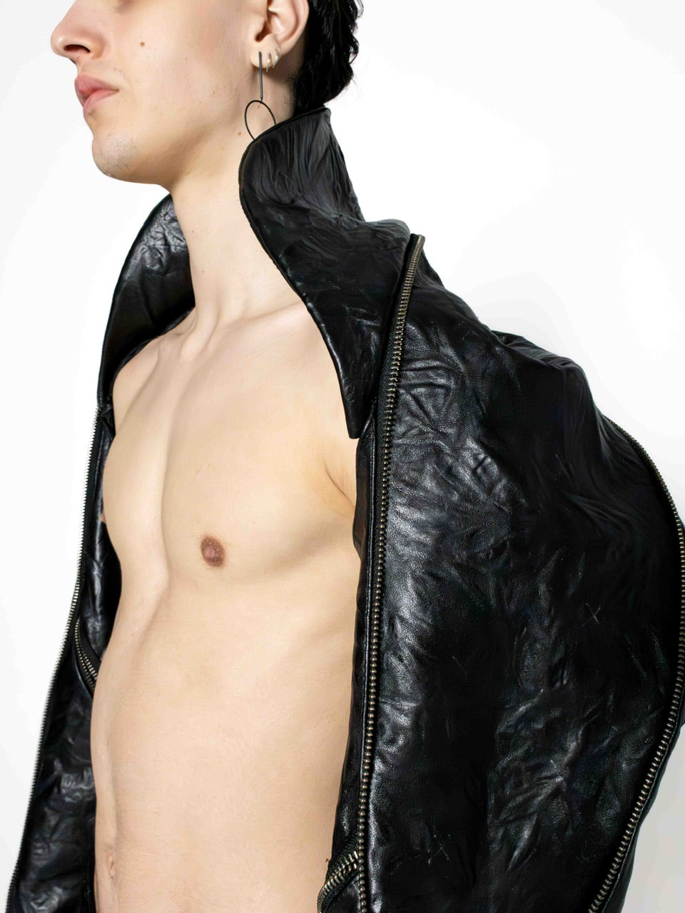 UNISEX CRINCKLED LEATHER SLEEVES