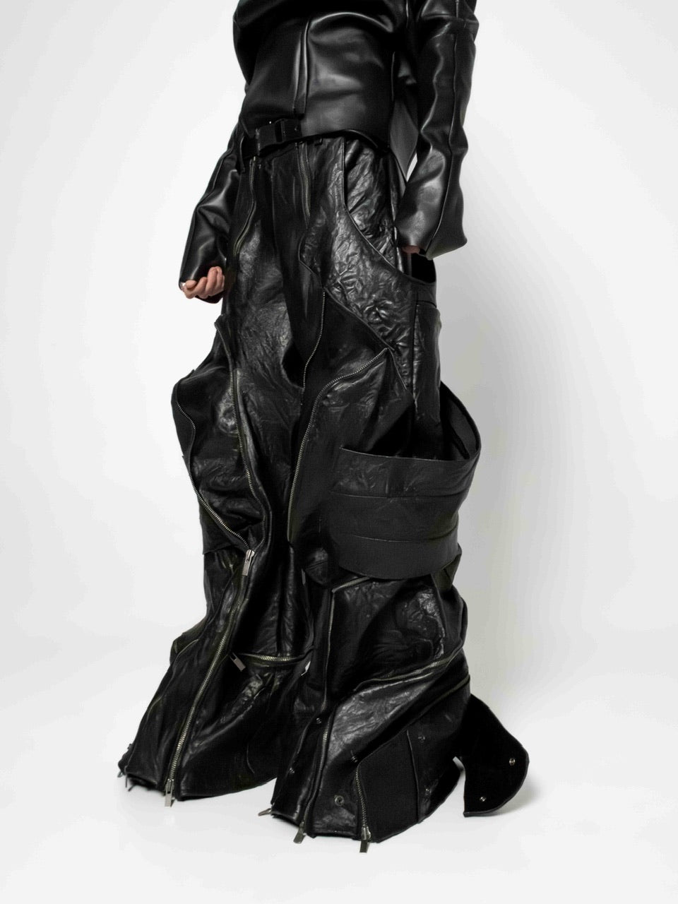 CRINCKLED LEATHER PANTS