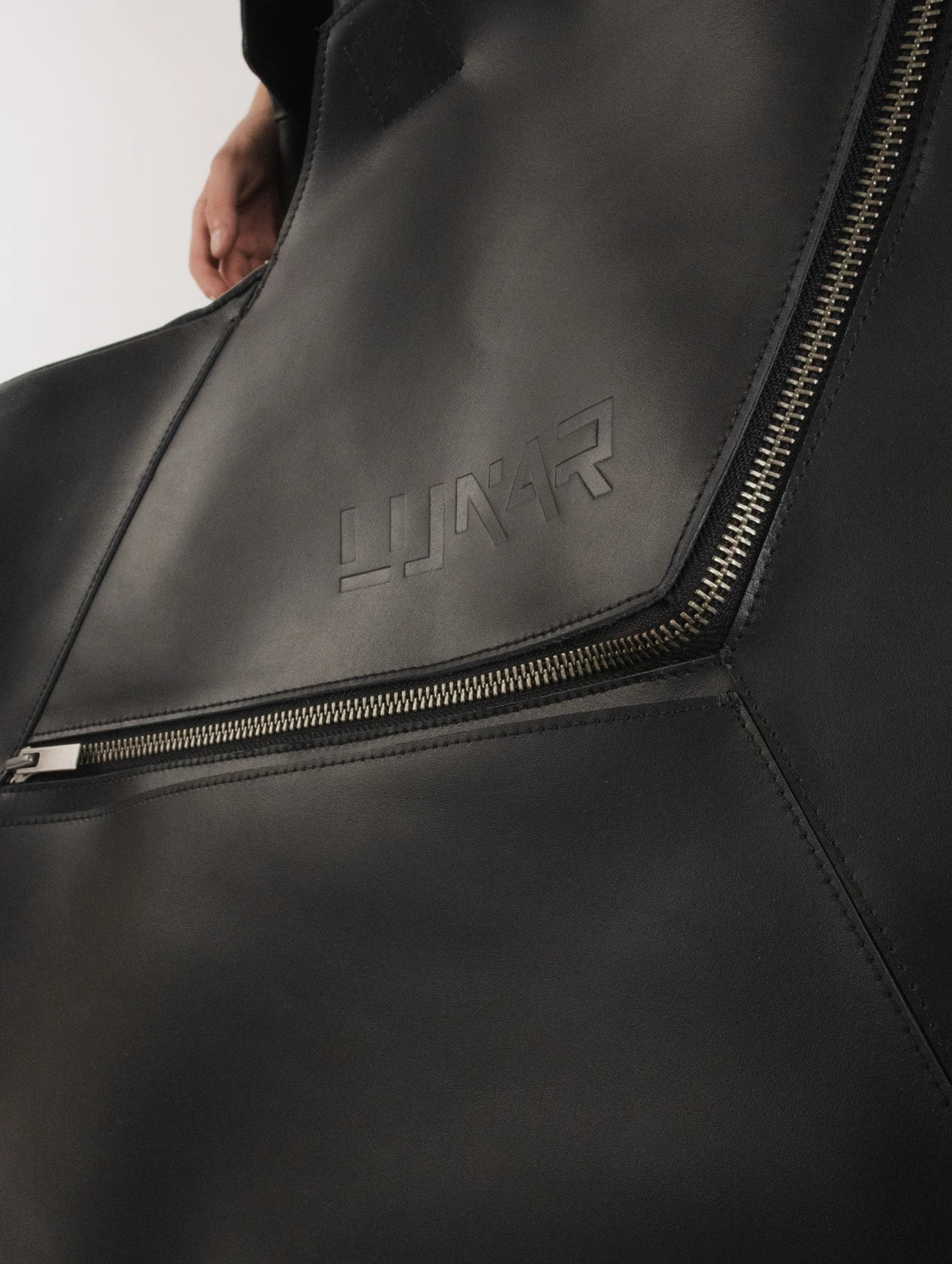 LEATHER EXPEDITION BAG