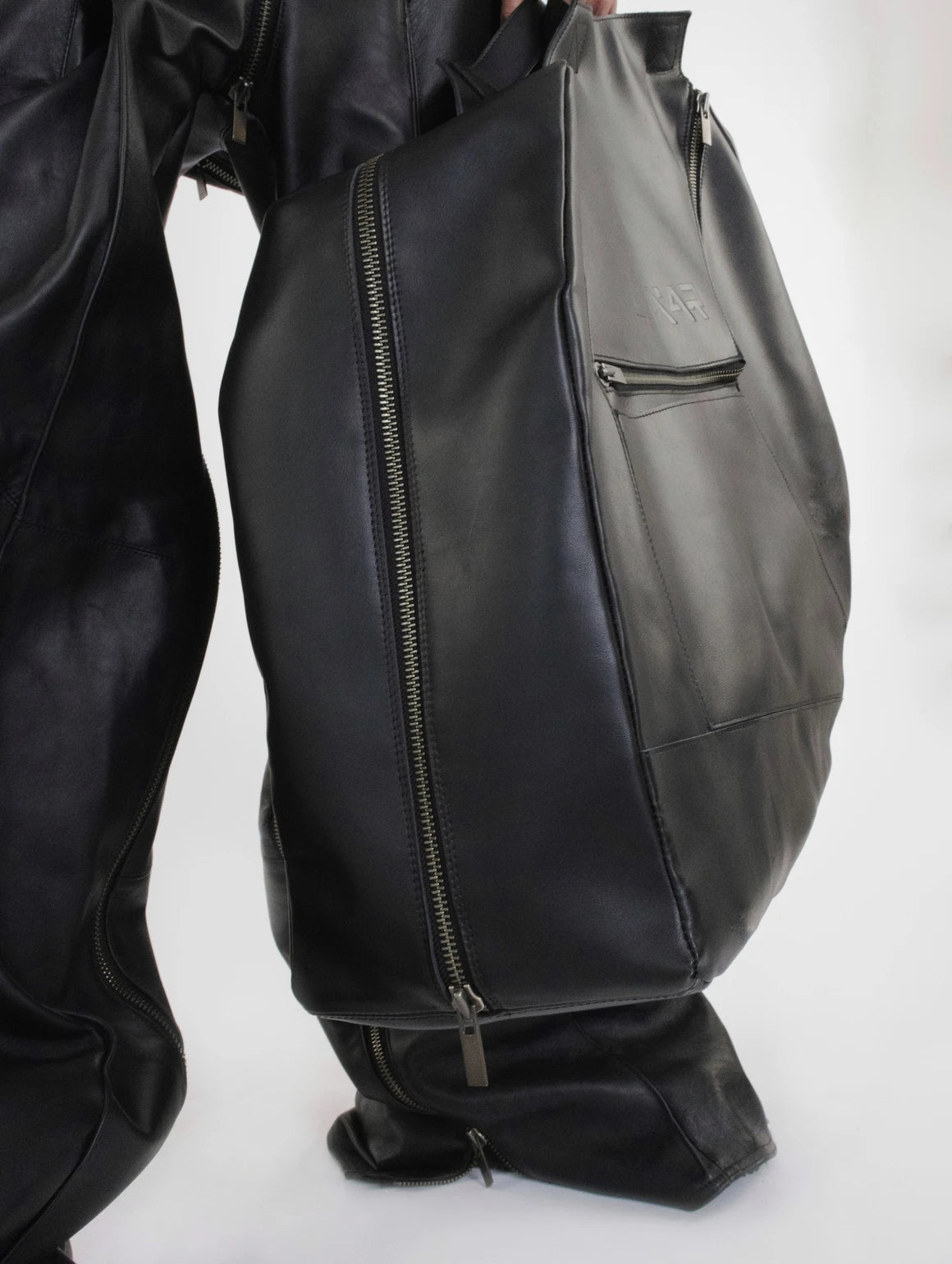 LEATHER EXPEDITION BAG