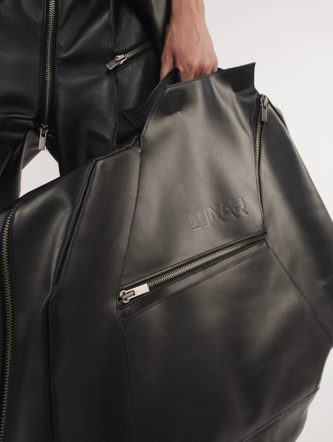 LEATHER EXPEDITION BAG