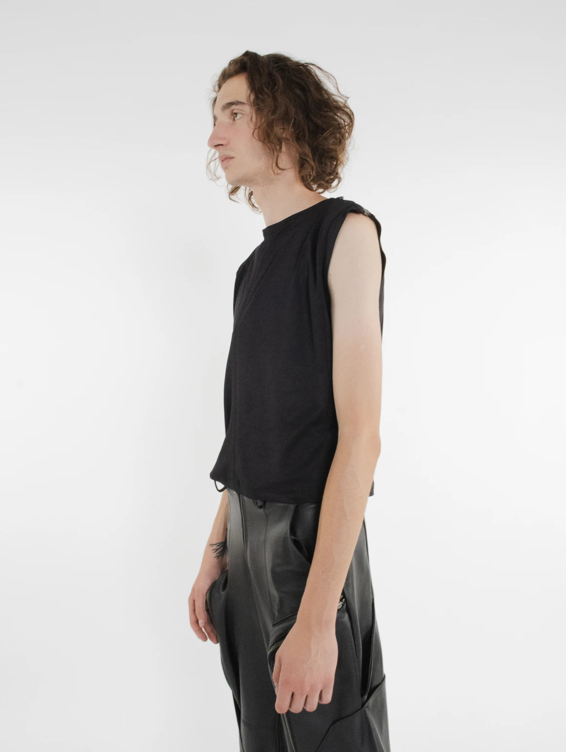 SHORT TANK TOP