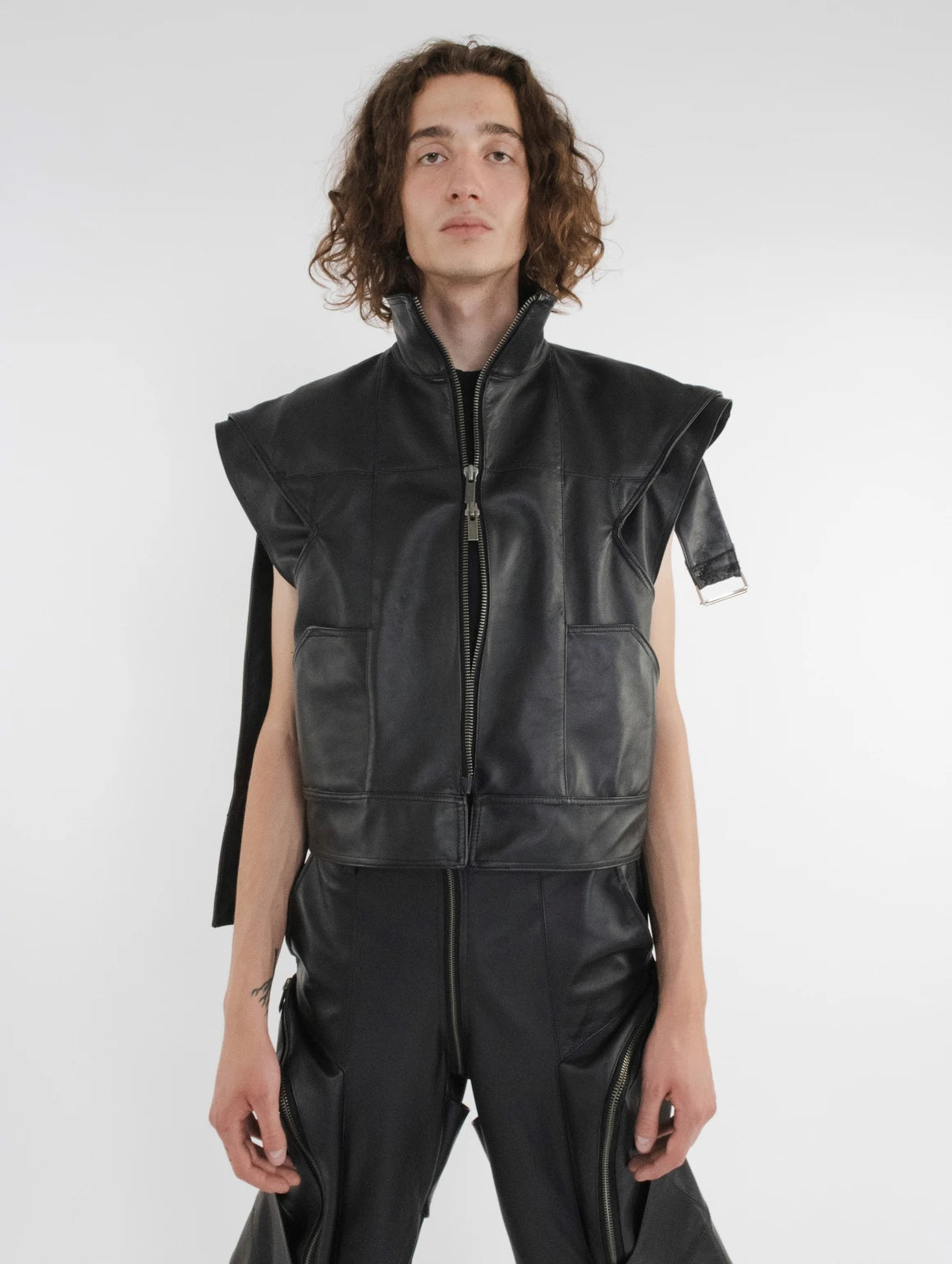 MEN LEATHER SHORT VEST