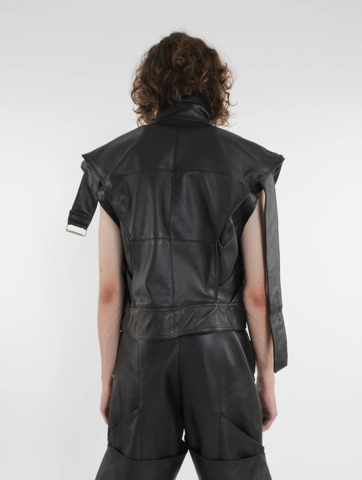 MEN LEATHER SHORT VEST
