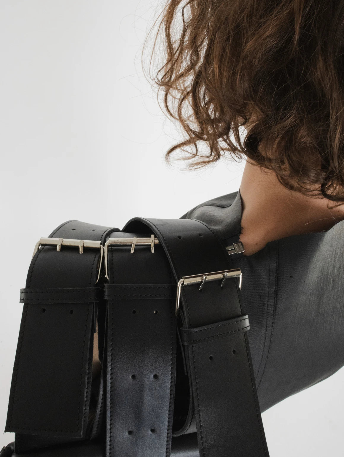 LEATHER BUMBAG