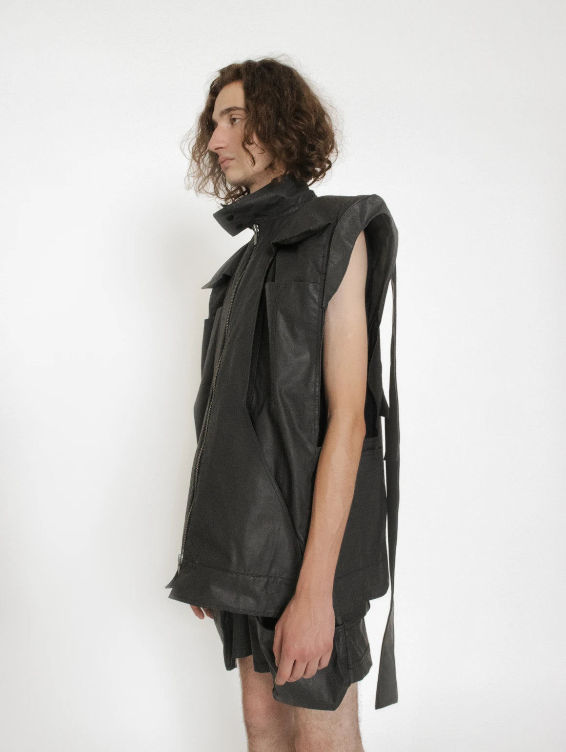 MEN DENIM CROPPED VEST