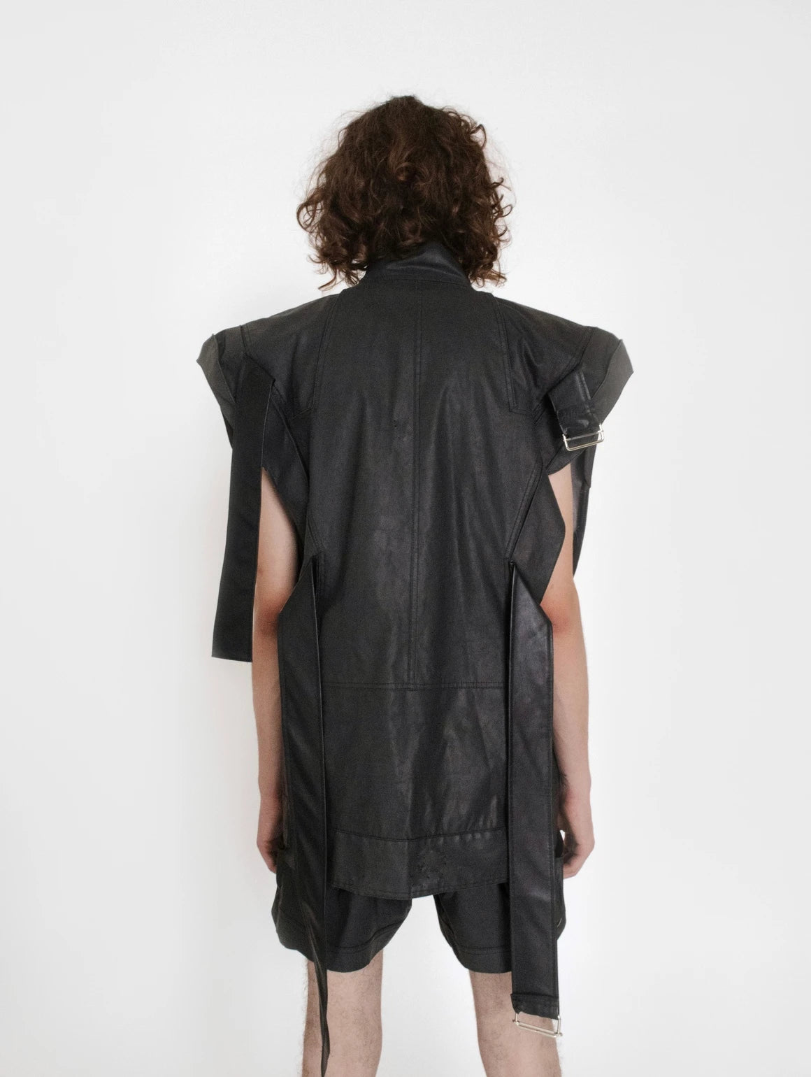 MEN DENIM CROPPED VEST