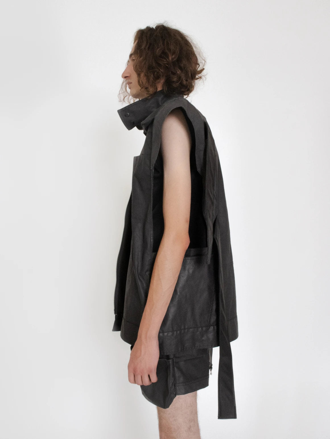 MEN DENIM CROPPED VEST