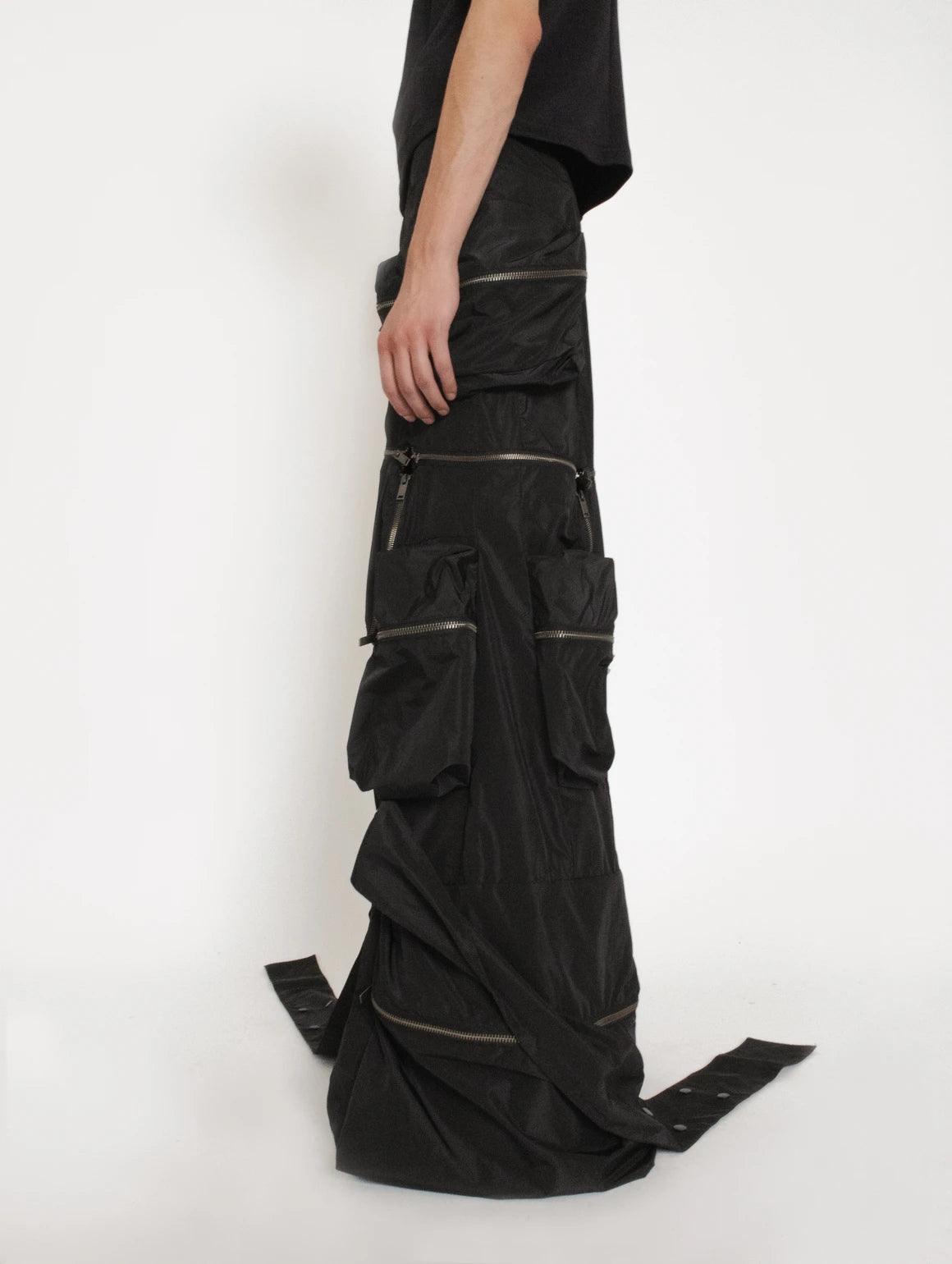 ZIPPED DETACHABLE PANTS