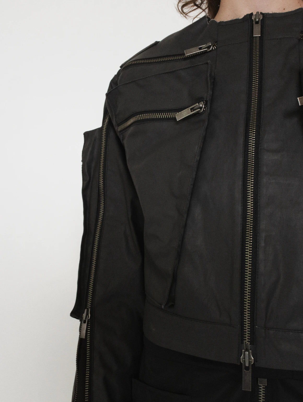 MEN LEATHER ZIPPED JACKET