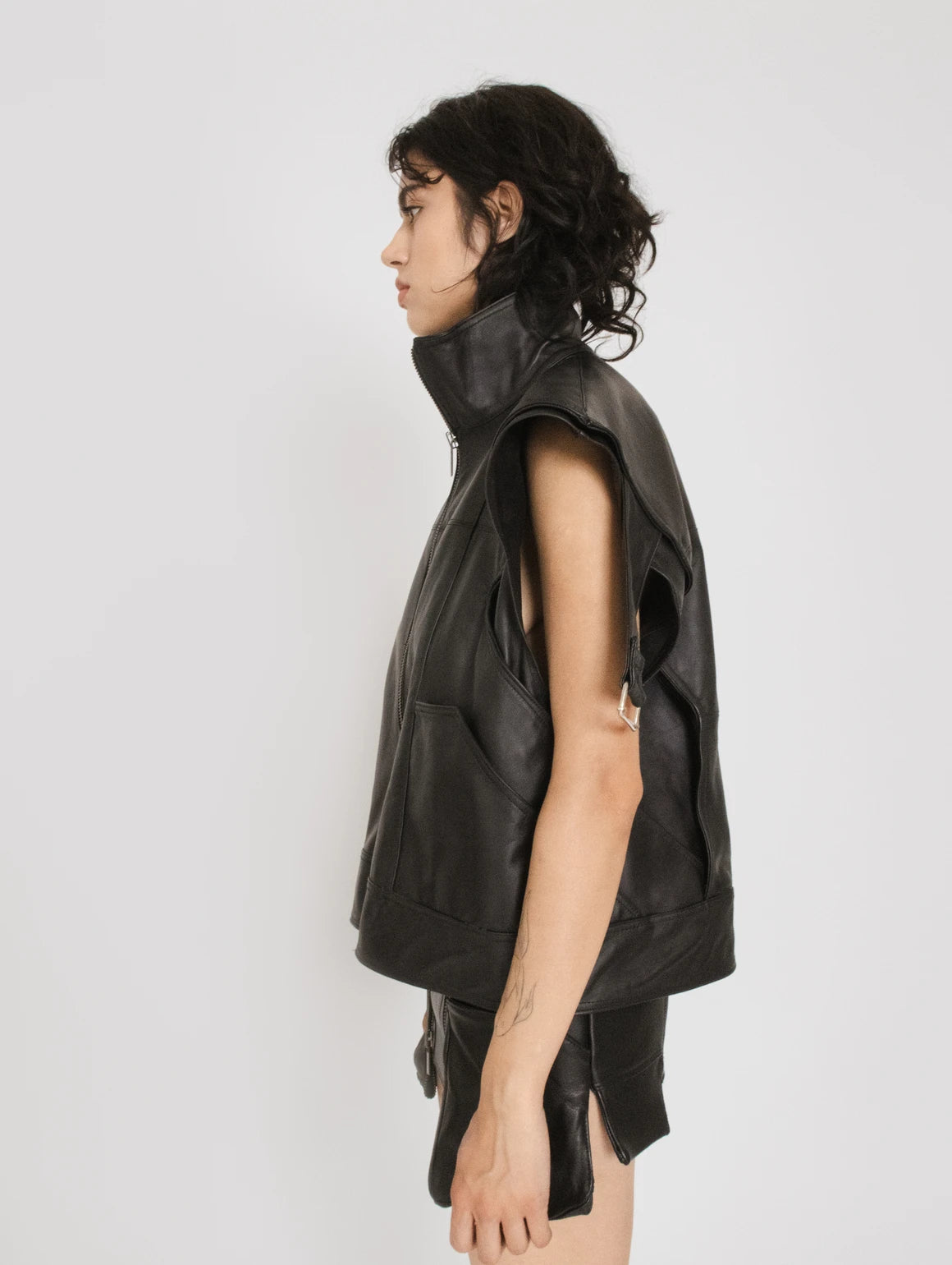 WOMEN LEATHER SHORT VEST