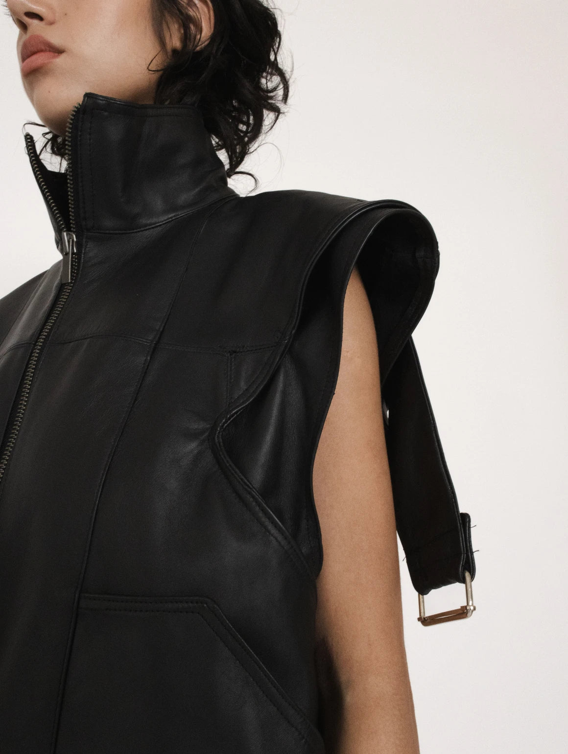 WOMEN LEATHER SHORT VEST