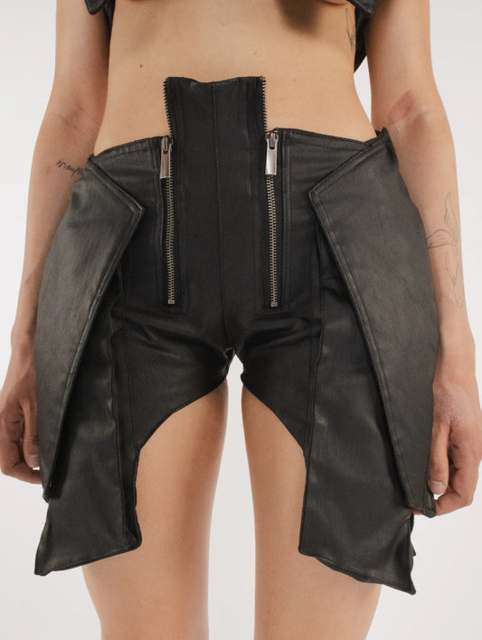 BLACK DENIM ZIPPED SHORT PANTS