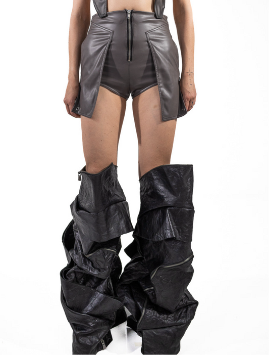 WOMEN ECO LEATHER SHORT PANTS
