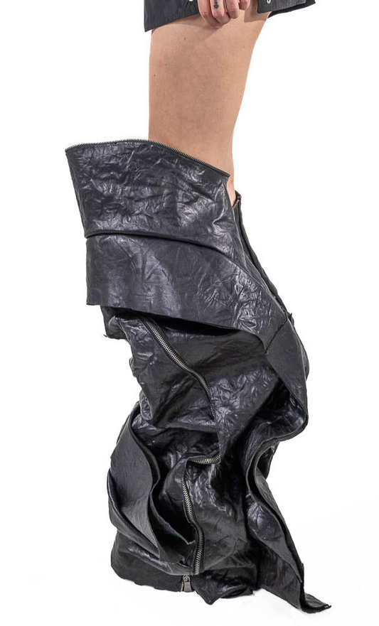 UNISEX BLACK FLARED LEATHER SOCKS