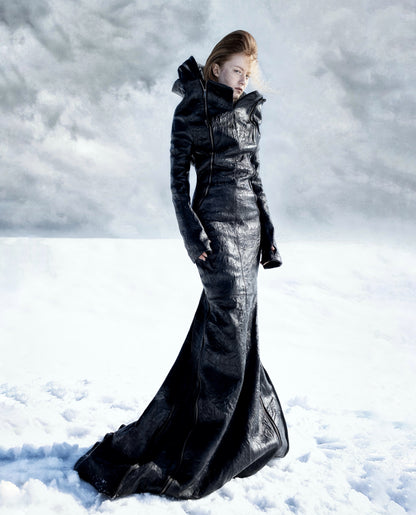 GEKNITTERTES ZIEGENLEDERKLEID