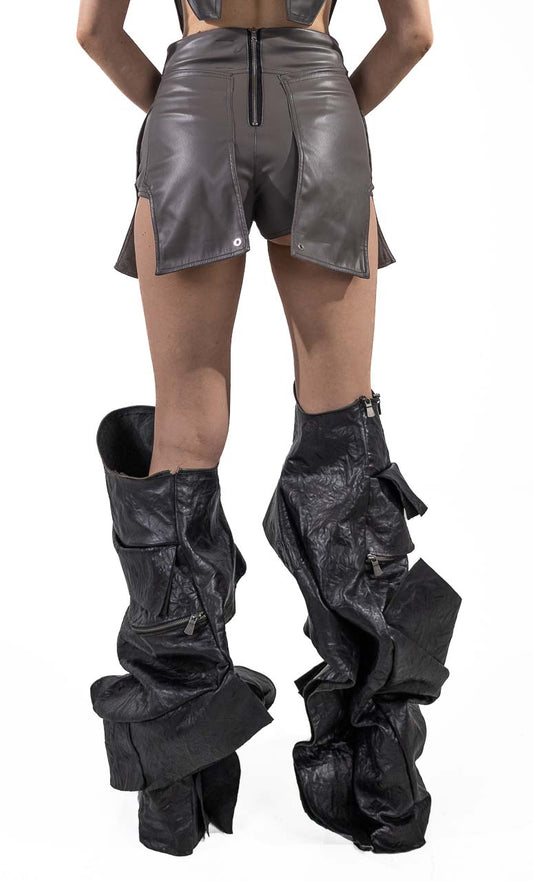 WOMEN ECO LEATHER SHORT PANTS