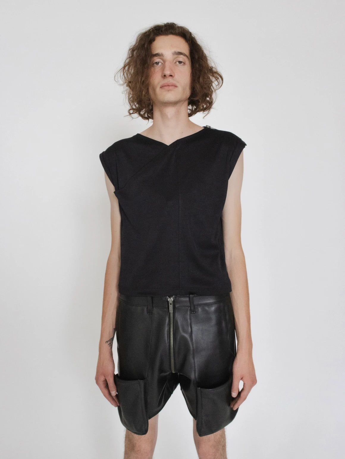 LEATHER POCKET SHORT PANTS